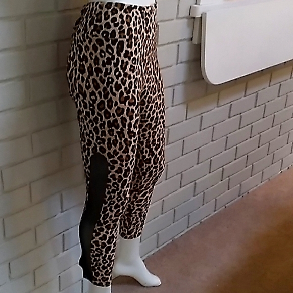 No Boundaries Leopard Mesh Sided Leggings. Size Large NWOT - Picture 2 of 7